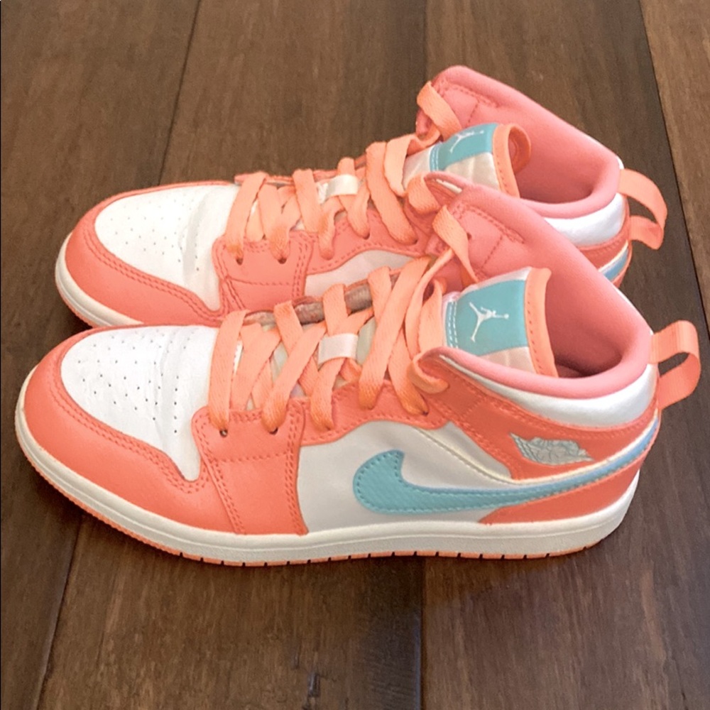 Jordan 1 size 2Y